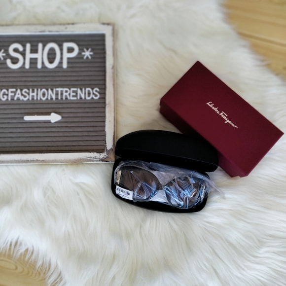 SALVATORE FERRAGAMO 57mm Oversized Sunglasses - Picture 11 of 11